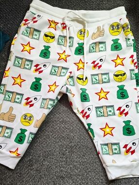 Victorious Los Angeles Emoji Money Print Long Shorts XL White Streetwear